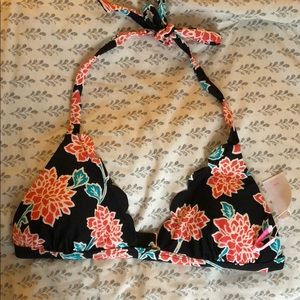 Vanilla beach scalloped bikini top